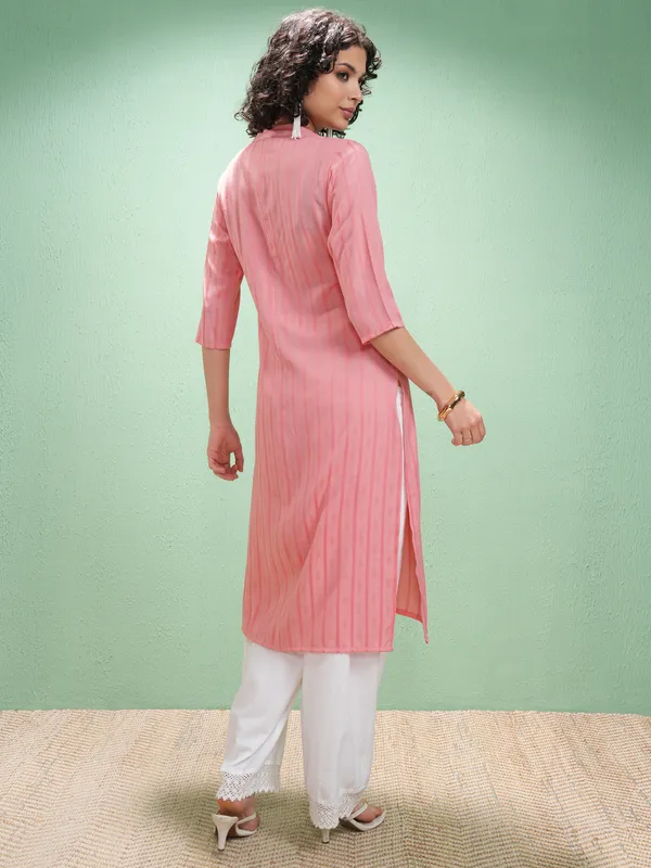 Vishudh Women Peach Striped Straight Kurta