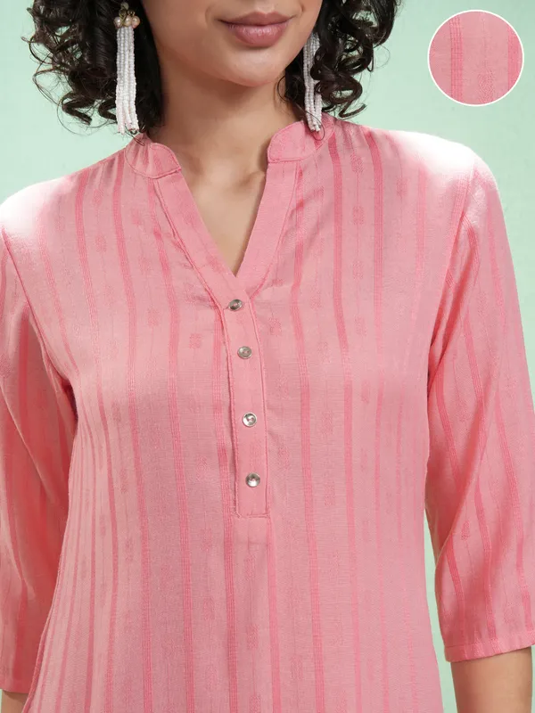 Vishudh Women Peach Striped Straight Kurta