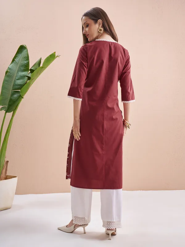 Vishudh Women Burgundy Embroidered Straight Kurta