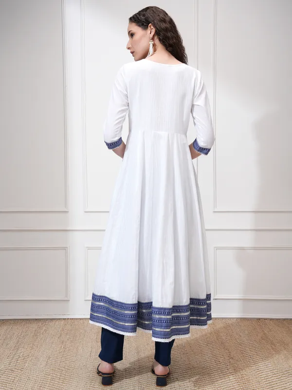 Vishudh Women White Printed Anarkali Kurta