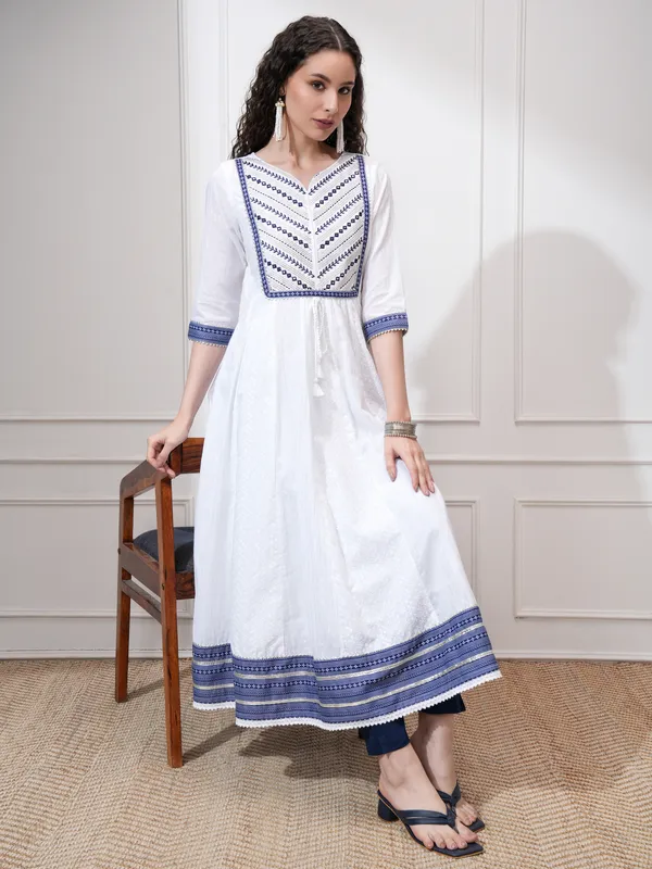 Vishudh Women White Printed Anarkali Kurta