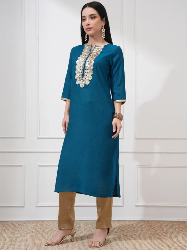 Vishudh Women Teal Embellished Straight Kurta