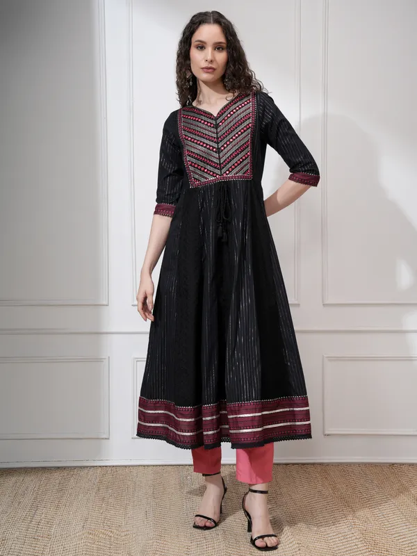 Vishudh Women Black Printed Anarkali Kurta