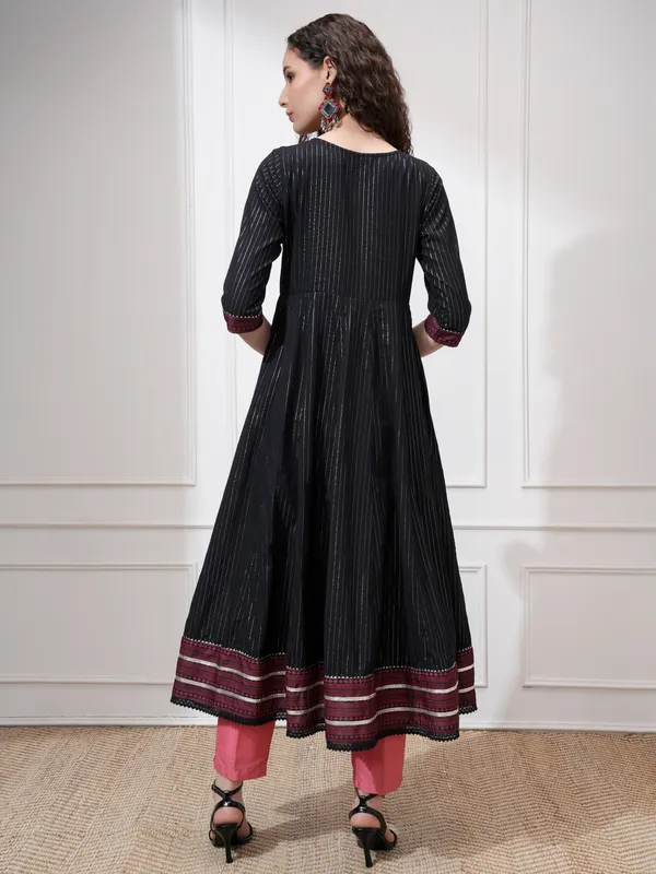 Vishudh Women Black Printed Anarkali Kurta