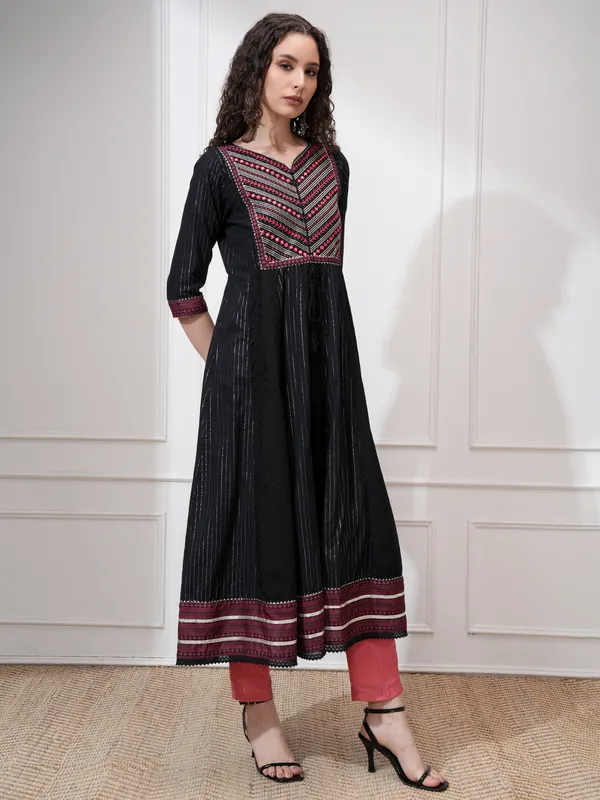 Vishudh Women Black Printed Anarkali Kurta