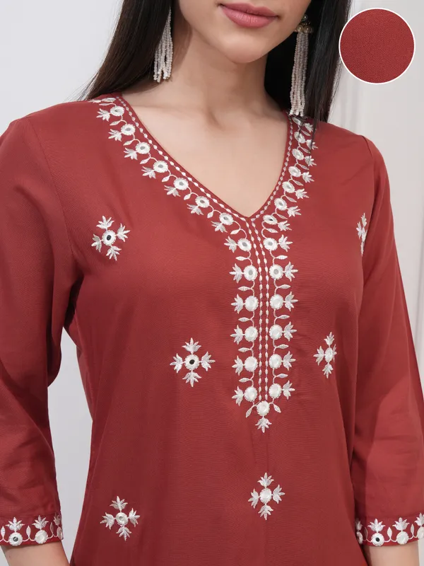 Vishudh Women Rust Embroidered Straight Kurta