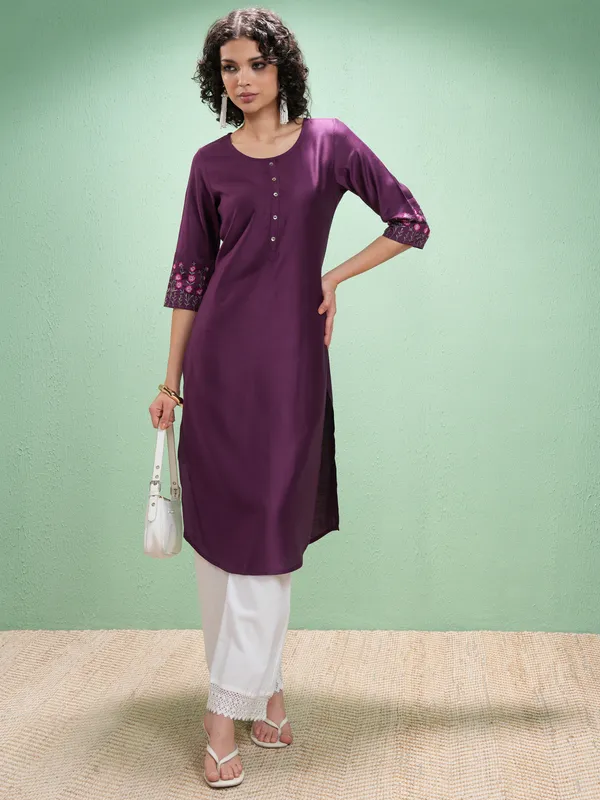 Vishudh Women Purple Embroidered Straight Kurta
