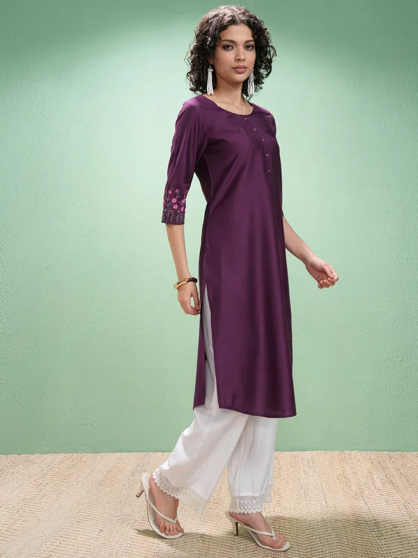 Vishudh Women Purple Embroidered Straight Kurta
