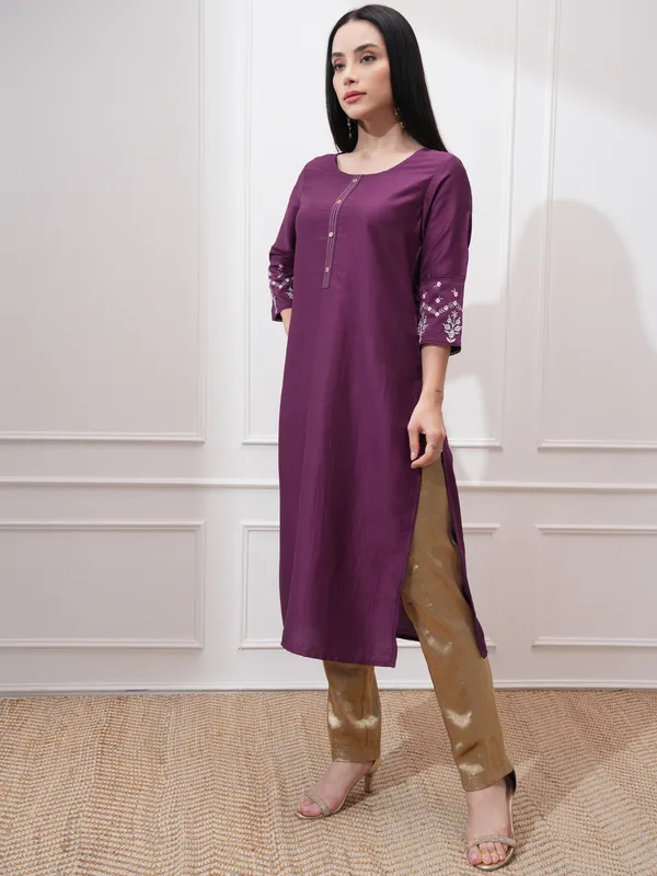 Vishudh Women Purple Embroidered Straight Kurta