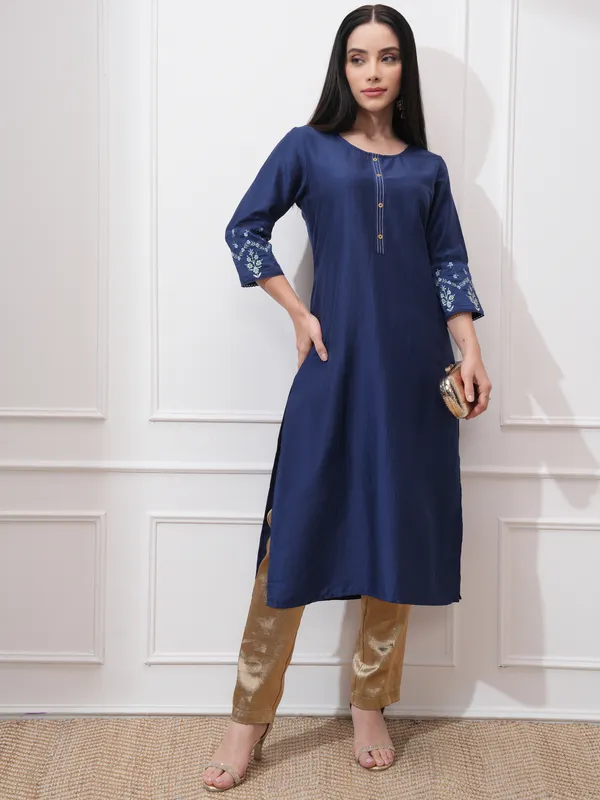 Vishudh Women Blue Embroidered Straight Kurta