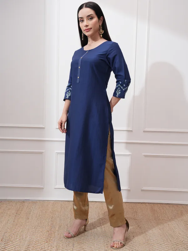 Vishudh Women Blue Embroidered Straight Kurta