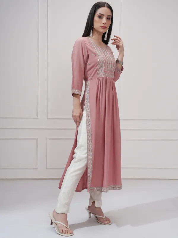 Vishudh Women Pink Embroidered A-Line Kurta
