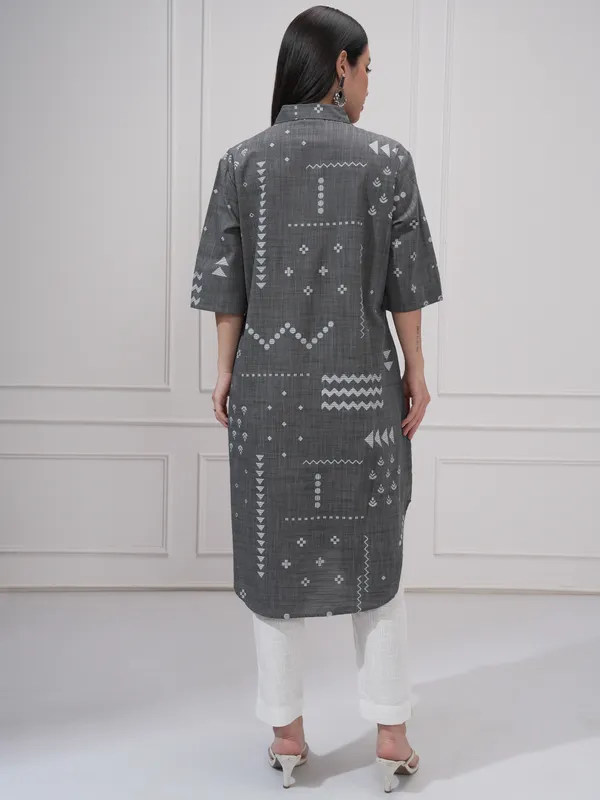 Vishudh Women Black Printed Straight Kurta
