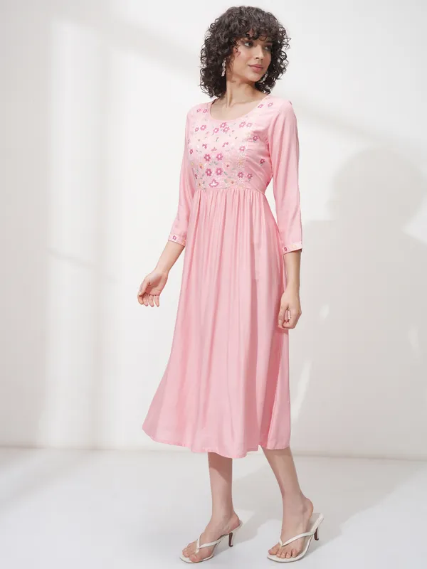 Vishudh Women Pink Embroidered A-Line Kurta