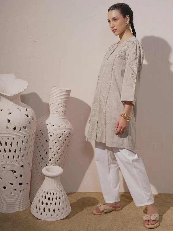 Vara By Vishudh Women Brown Chambray Embroidered A-Line Kurta