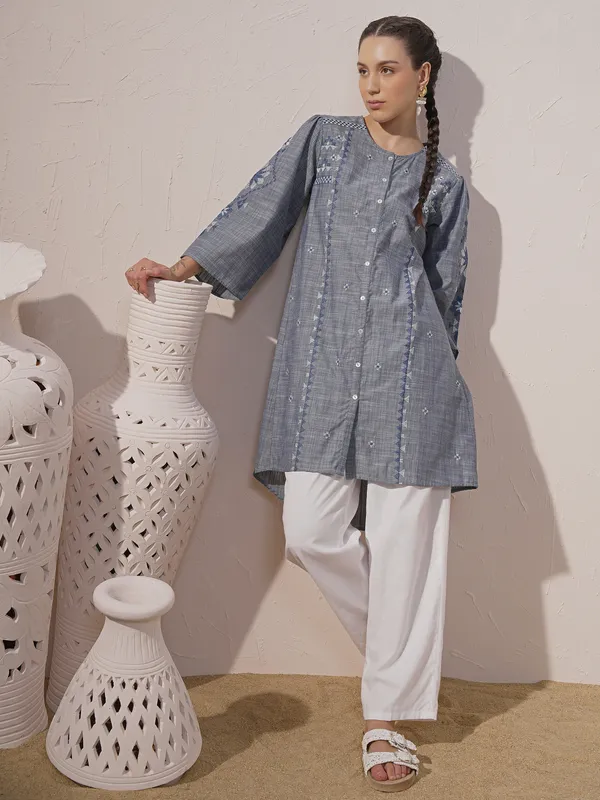 Vara By Vishudh Women Blue Chambray Embroidered A-Line Kurta