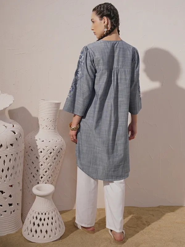 Vara By Vishudh Women Blue Chambray Embroidered A-Line Kurta