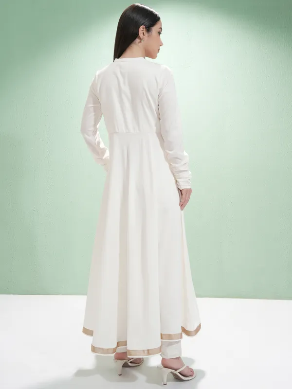 Vishudh Women Off White Embroidered A-Line Kurta