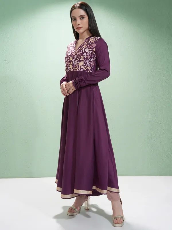 Vishudh Women Purple Embroidered A-Line Kurta