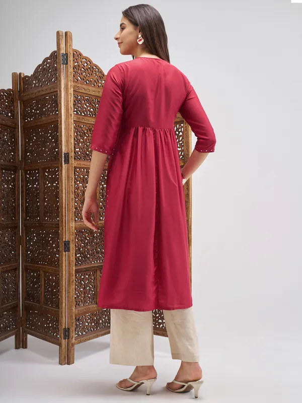 Vishudh Women Maroon Embroidered Straight Kurta