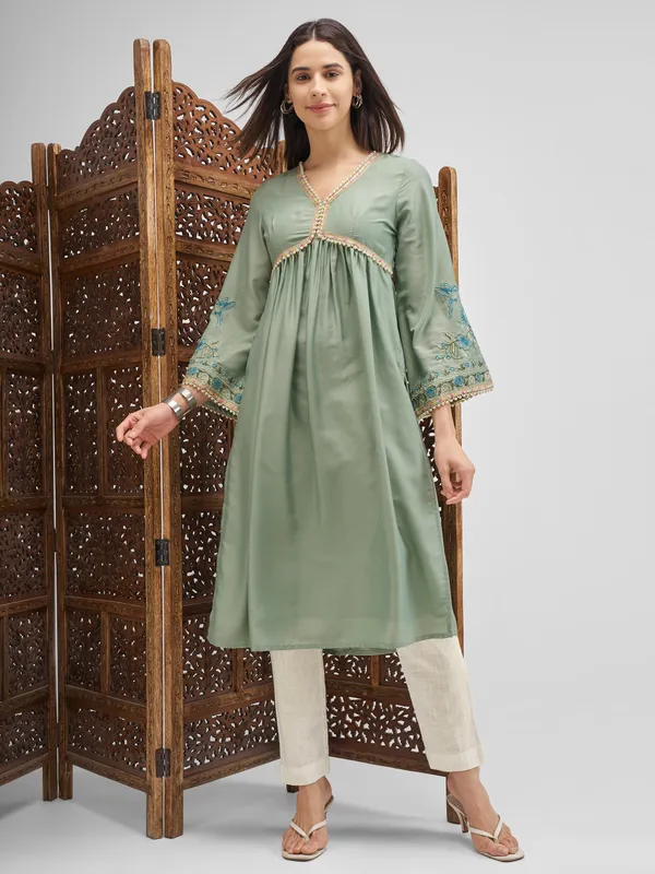 Vishudh Women Green Embroidered Anarkali Kurta