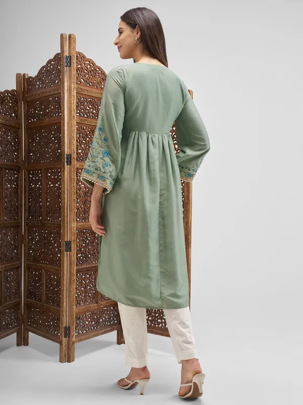 Vishudh Women Green Embroidered Anarkali Kurta