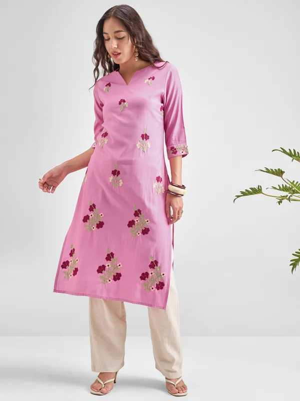 Vishudh Women Pink Embroidered Straight Kurta