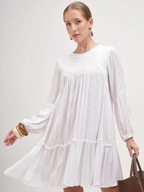 Vishudh Women White Embroidered A-Line Dress