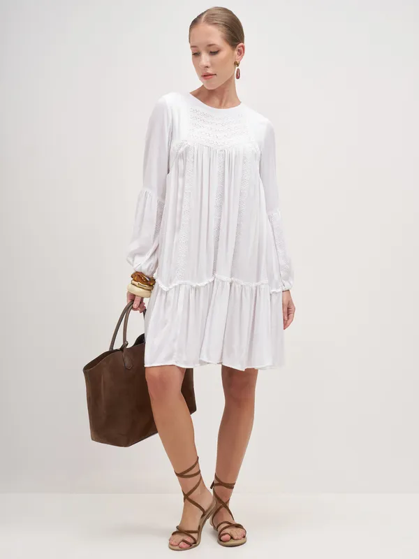 Vishudh Women White Embroidered A-Line Dress