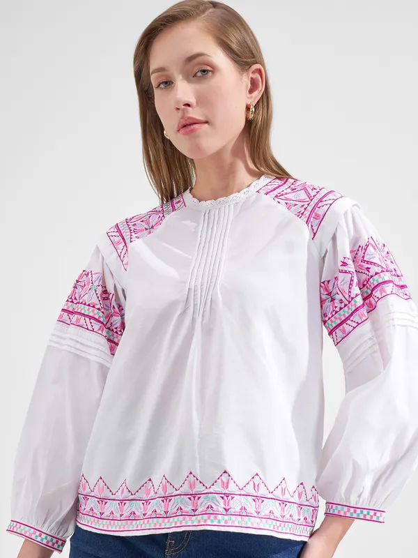 Vishudh Women White Embroidered Top