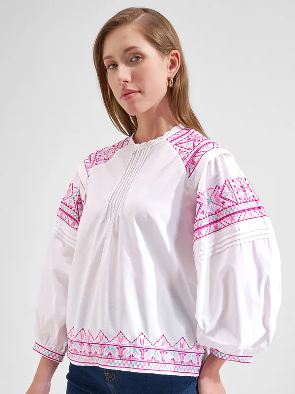 Vishudh Women White Embroidered Top