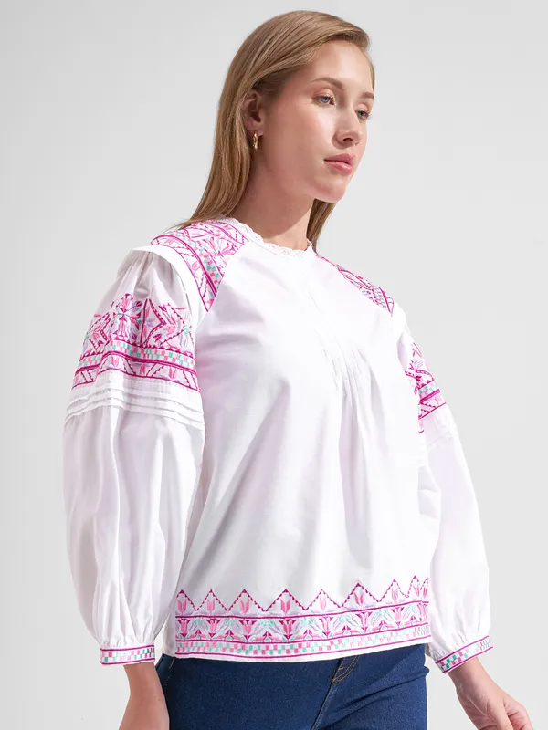 Vishudh Women White Embroidered Top