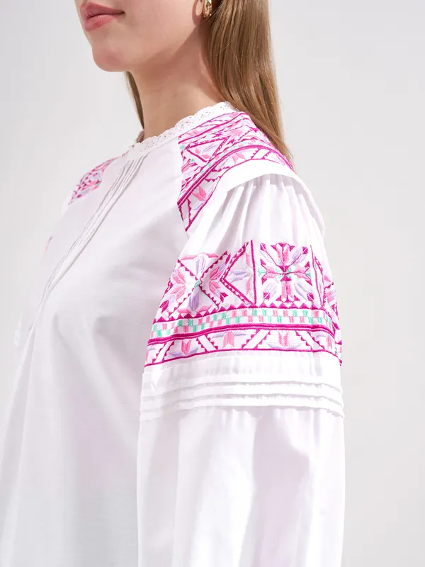 Vishudh Women White Embroidered Top