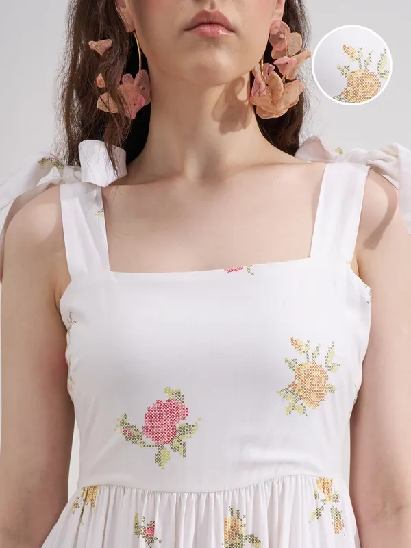 Vara By Vishudh Women White Printed Maxi Dress