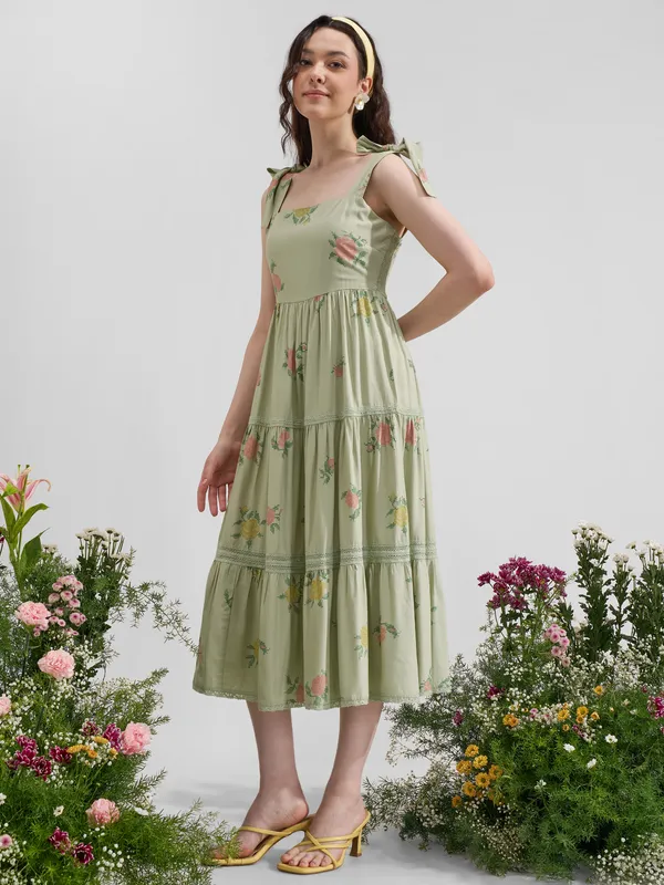 Vara By Vishudh Women Green Printed Maxi Dress