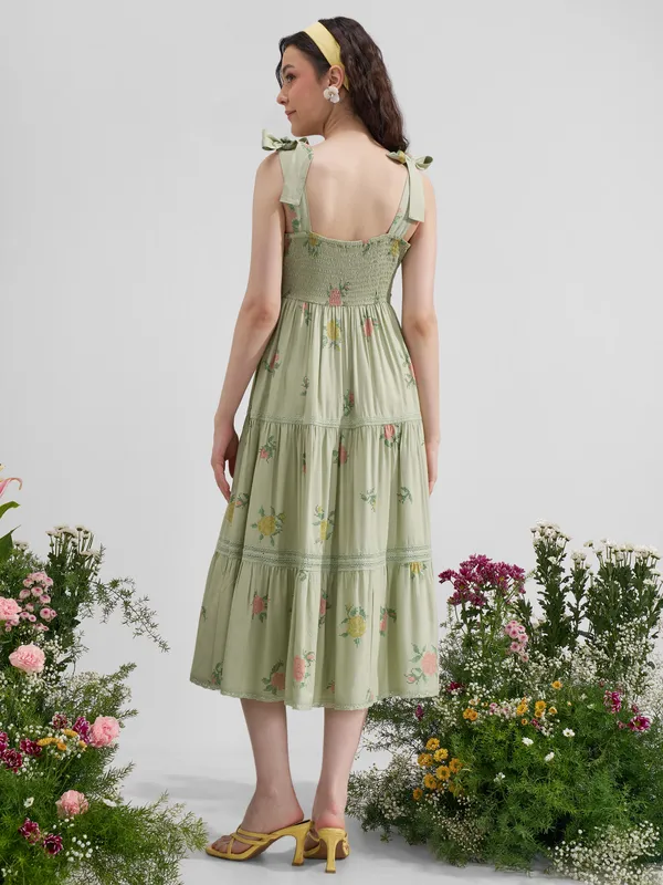 Vara By Vishudh Women Green Printed Maxi Dress