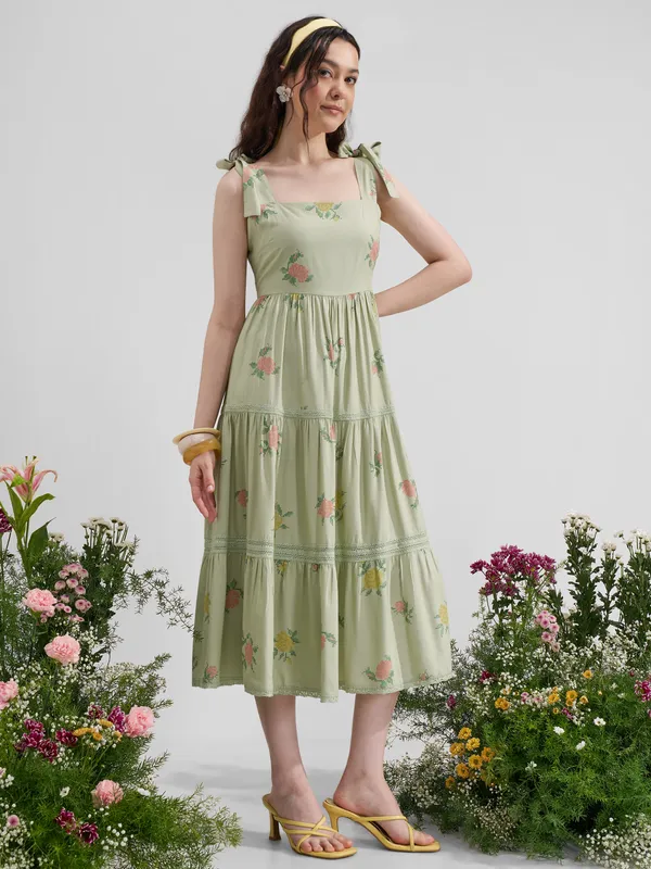 Vara By Vishudh Women Green Printed Maxi Dress