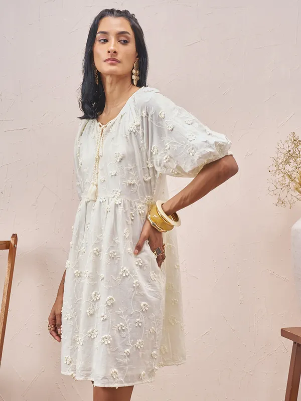 Vara By Vishudh Women White Embroidered A-Line Dress
