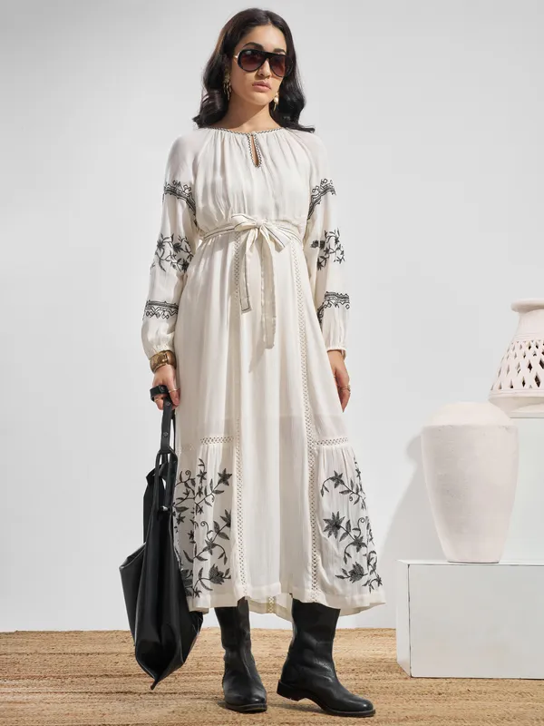 Vara By Vishudh Women Off White Embroidered Maxi Dress