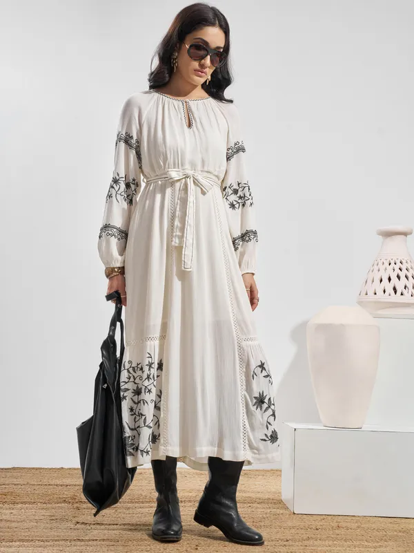 Vara By Vishudh Women Off White Embroidered Maxi Dress