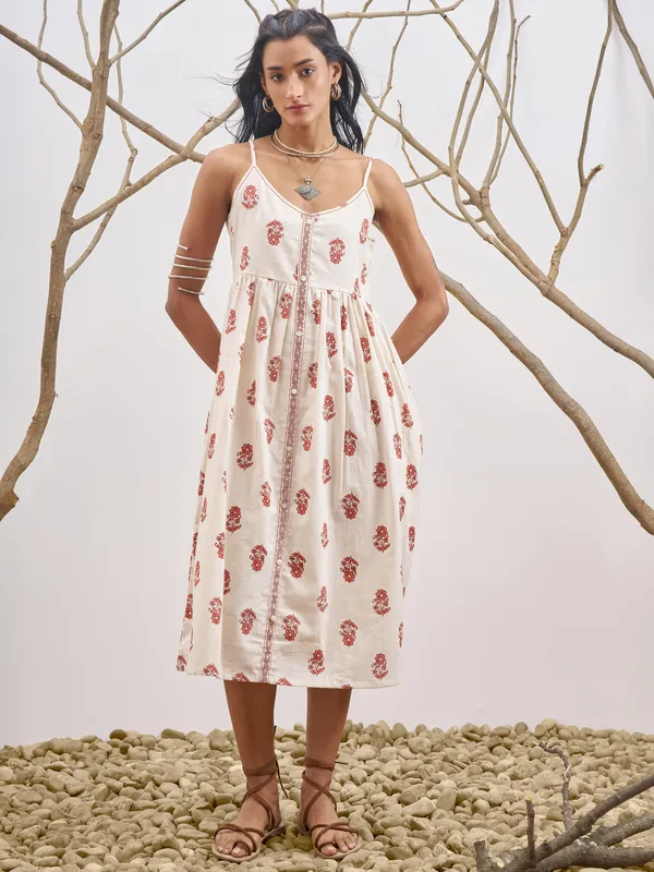 Vara By Vishudh Women Off White Printed Fit and Flare Dress