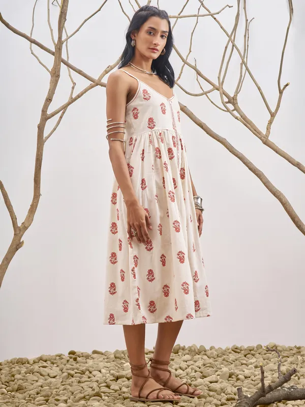 Vara By Vishudh Women Off White Printed Fit and Flare Dress