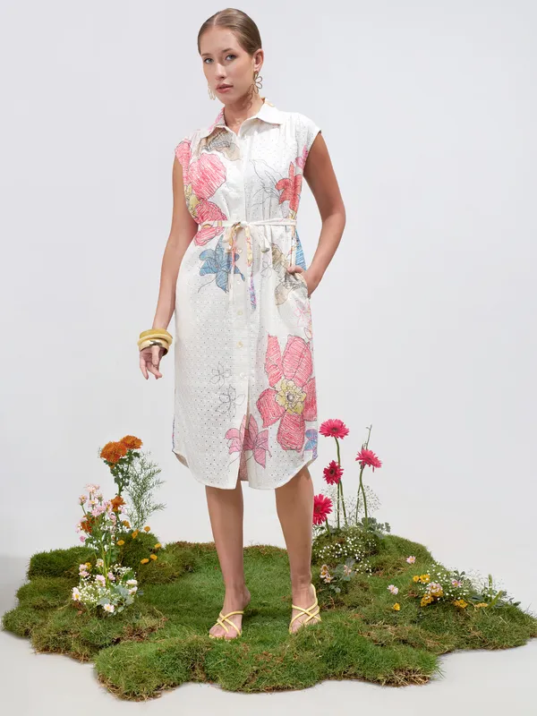 Vara By Vishudh Women Off White Printed ShirtDress