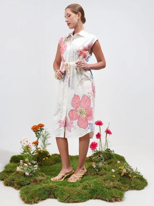 Vara By Vishudh Women Off White Printed ShirtDress