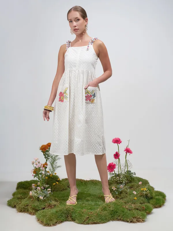 Vara By Vishudh Women Off White Embroidered Fit and FlareDress