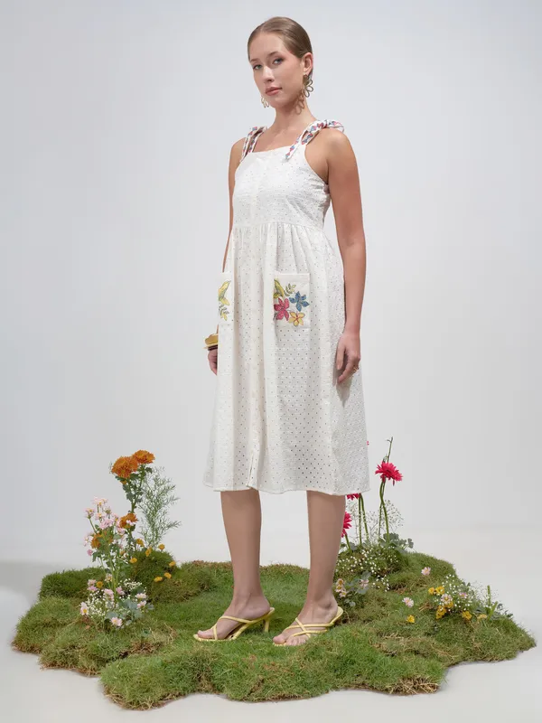 Vara By Vishudh Women Off White Embroidered Fit and FlareDress