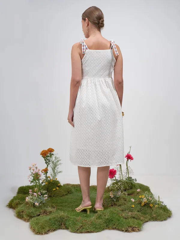 Vara By Vishudh Women Off White Embroidered Fit and FlareDress