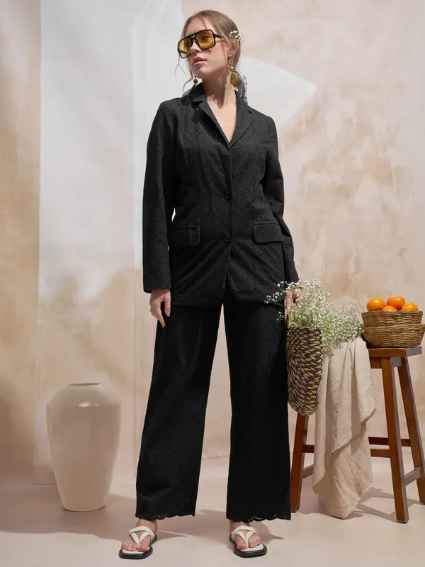 Vara By Vishudh Women Black Open Front Blazer