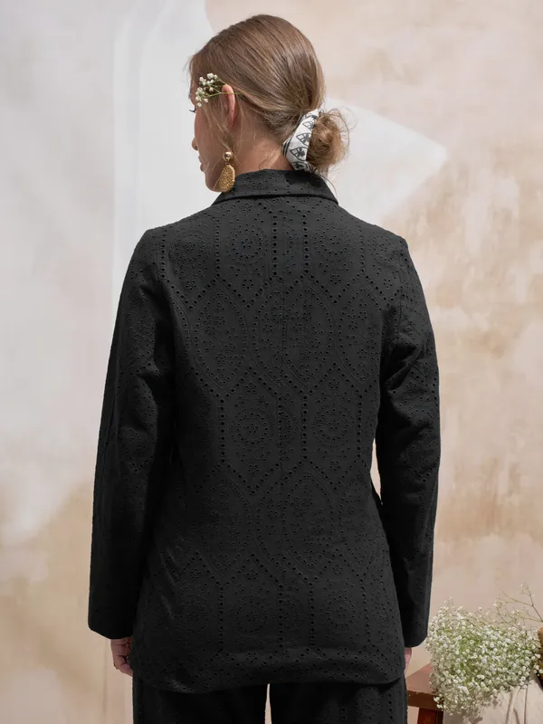 Vara By Vishudh Women Black Open Front Blazer