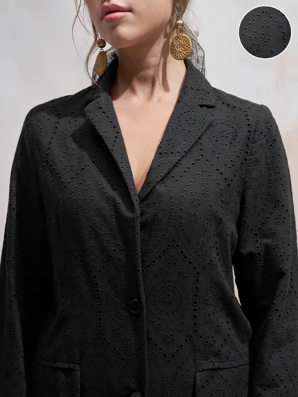 Vara By Vishudh Women Black Open Front Blazer